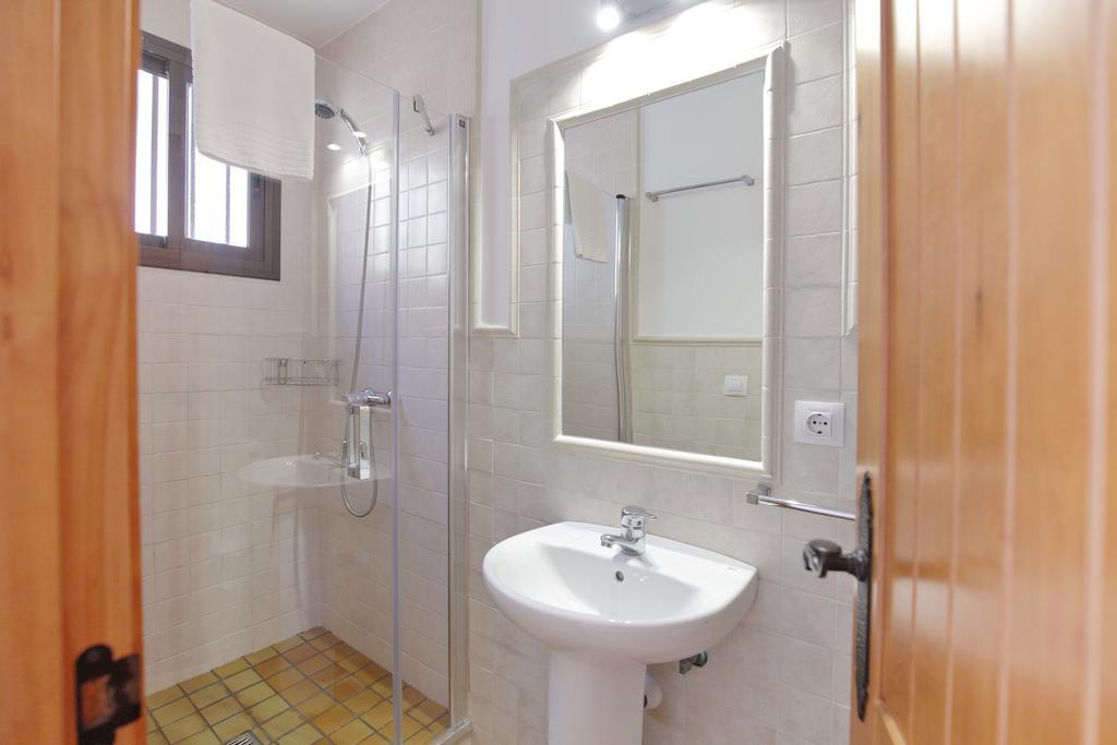 Apartamentos Gravina Tarifa Exteriör bild
